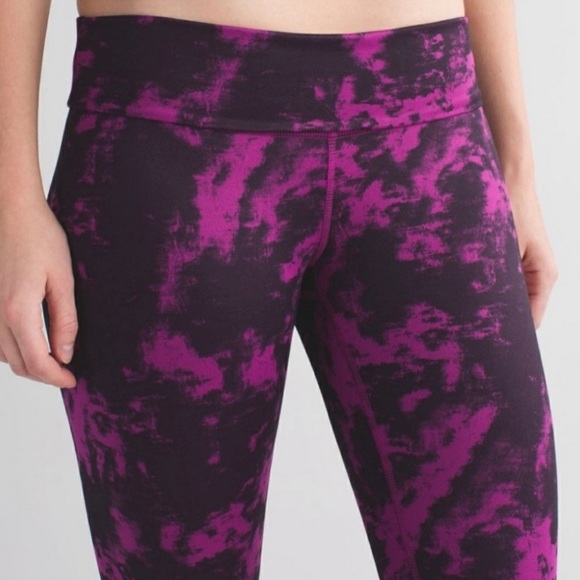 Lululemon Wunder Under Plum Tie-Dye Cropped Leggings Sz. 4 *RARE* - Picture 4 of 10